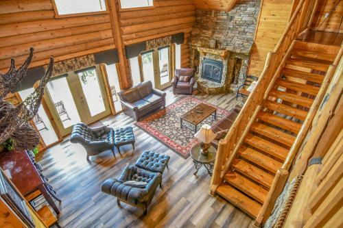 Moose Hollow Lodge