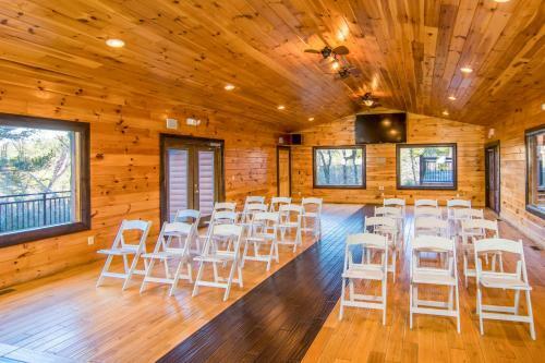 Moose Hollow Lodge