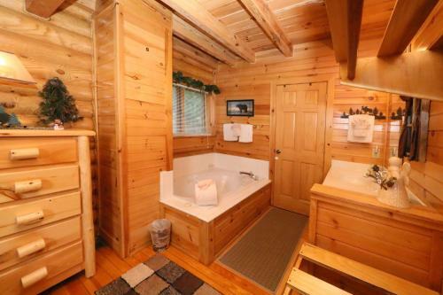 Smoky Cascades - One Bedroom