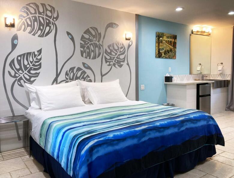 Hotel Retreat At Crystal Manatee