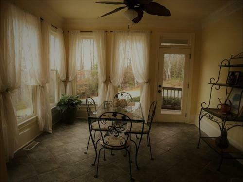 Two Sisters Mountain Escape Home