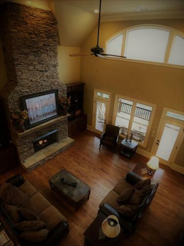 Two Sisters Mountain Escape Home