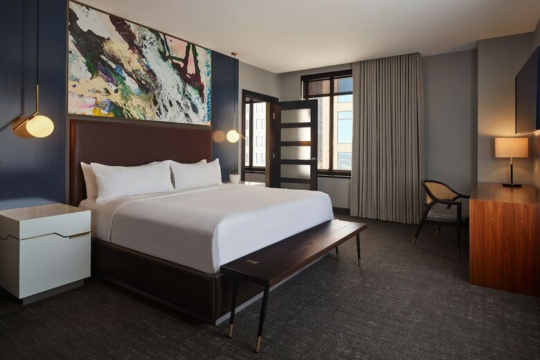 Cambria Hotel Downtown Dallas