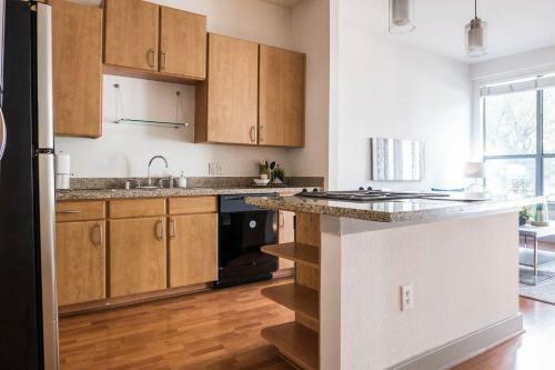 Apartamento Relax & Unwind In Spacious 1br W/ Parking