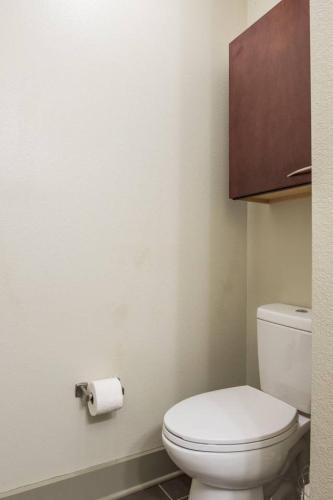 Apartamento ? Of Design Dist | Balcony | 1 Mi From AA Center