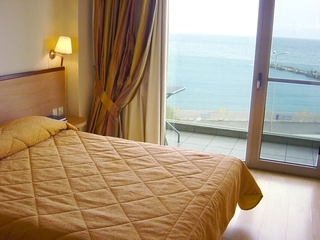 Hotel Avra
