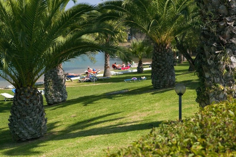 Apartamentos Govino Bay Resort
