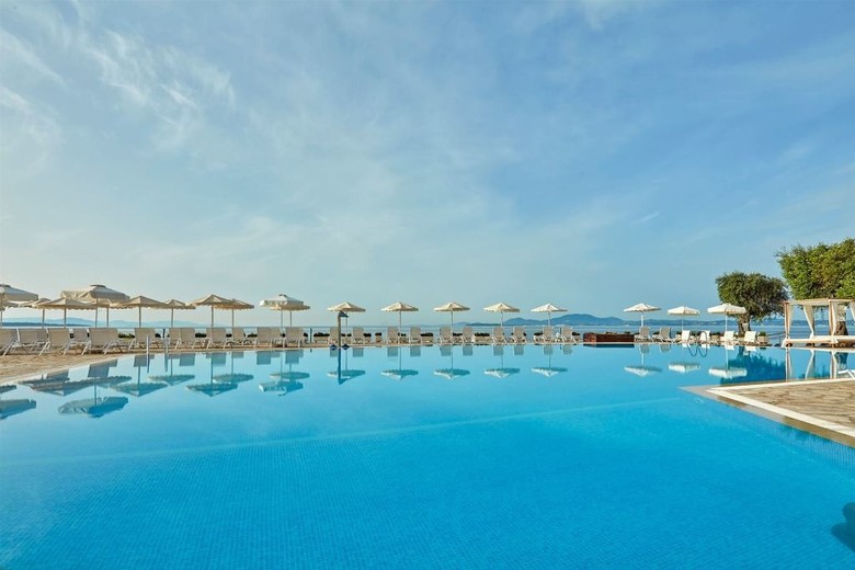 Hotel Nissaki Beach
