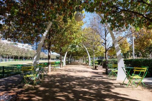 Apartamento Chic Central Uptown Loft 1br @ Shopping + Dining