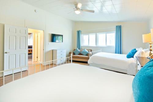 Dp-338 - Hillside Getaway Two-bedroom Holiday Home