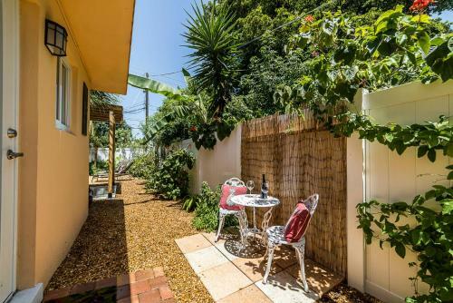 Palms On 7 - Cottage 2