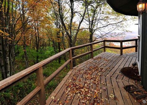 Round To It Three-bedroom Chalet