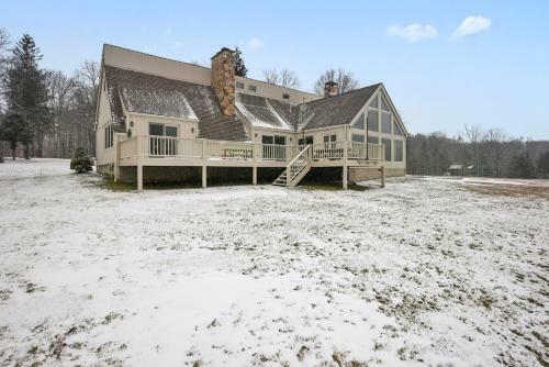Peace In The Valley Three-bedroom Chalet