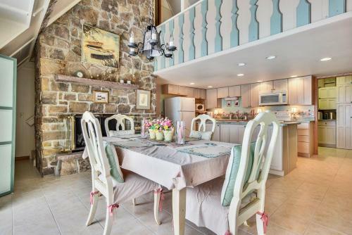 Peace In The Valley Three-bedroom Chalet