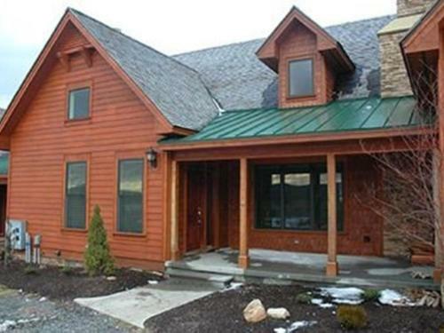 White Aspen Three-bedroom Chalet