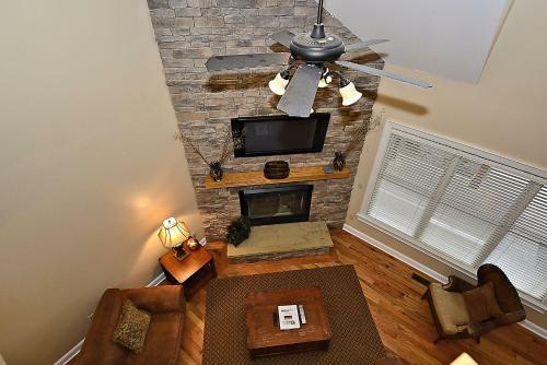 White Aspen Three-bedroom Chalet