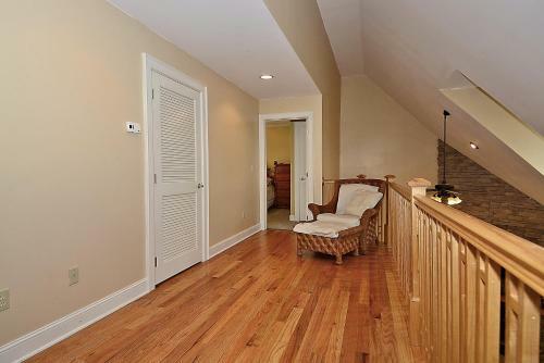 White Aspen Three-bedroom Chalet