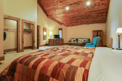 Wolverton Heights Ten-bedroom Chalet
