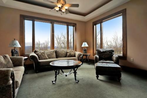 Wolverton Heights Ten-bedroom Chalet