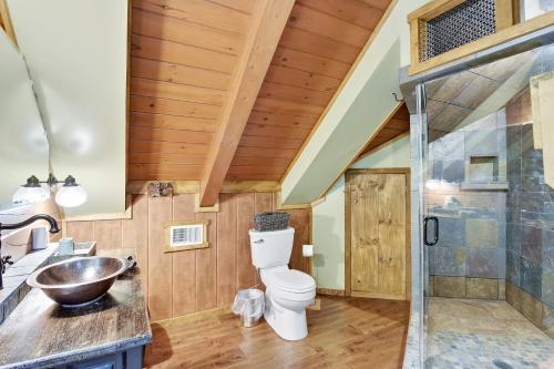 Mountain Glory Four-bedroom Chalet