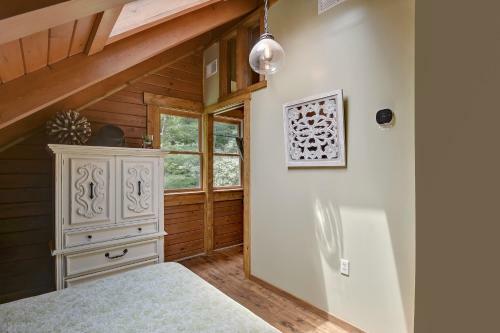 Mountain Glory Four-bedroom Chalet