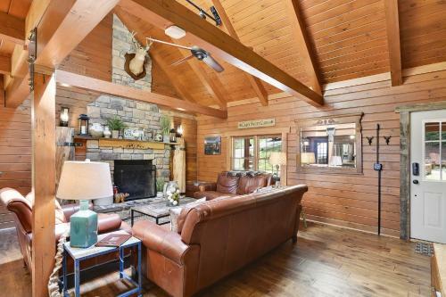 Mountain Glory Four-bedroom Chalet
