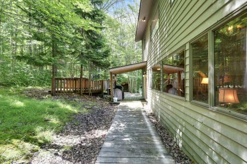 Otters Den Four-bedroom Chalet