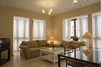 Hotel Conde De Torrej�n 10- Apartments