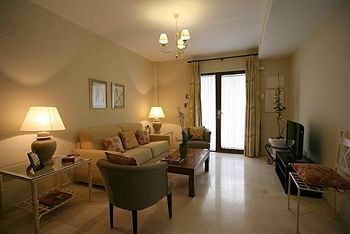 Hotel Conde De Torrej�n 10- Apartments
