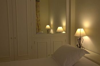 Hotel Conde De Torrej�n 10- Apartments