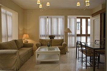 Hotel Conde De Torrej�n 10- Apartments