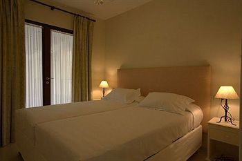 Hotel Conde De Torrej�n 10- Apartments