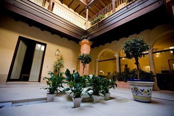 Hotel Conde De Torrej�n 10- Apartments
