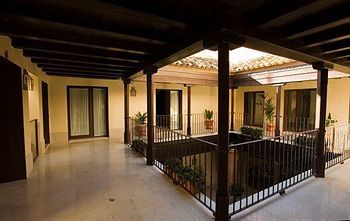 Hotel Conde De Torrej�n 10- Apartments