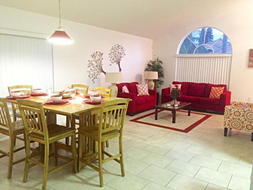 4 Bedrooms Villa With Private Pool