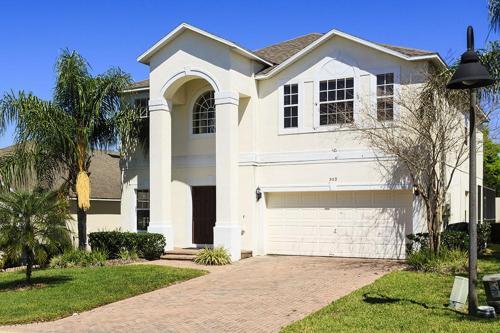 Legacy Park Villa 312