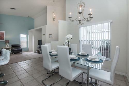 Windsor Villa 485