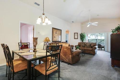 Woodcrest Lodging 17521