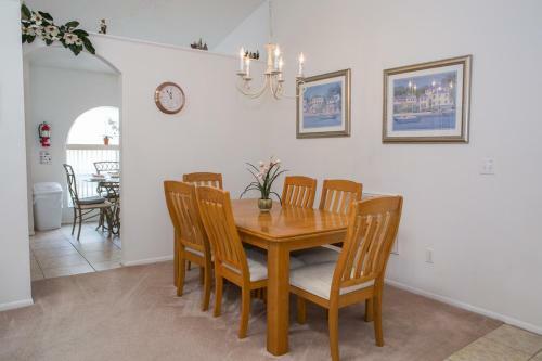 Sarah's Hampton Lakes Villa - Three Bedroom Home