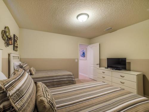 Rhodes Dwelling 8904