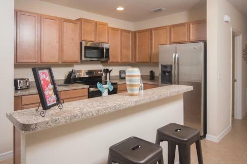 Julie's Oasis Villa - Four Bedroom Home