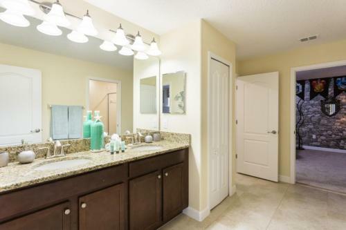 Champions Gate - Eight Bedroom Villa - Cg023