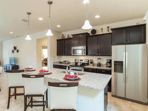 Villa Westside Gold - 600 Holiday Home
