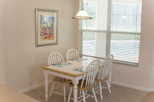 Brett's Highlands Reserve Villa - Four Bedroom Home