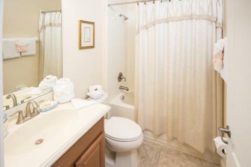 Joanne's West Haven Villa - Five Bedroom Home