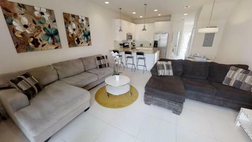 Aco Family - 3 Bd With Pool (1712)