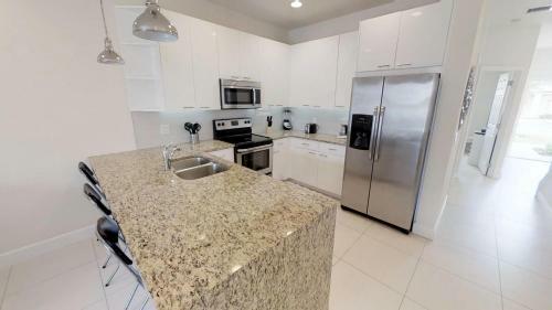 Aco Family - 3 Bd With Pool (1712)