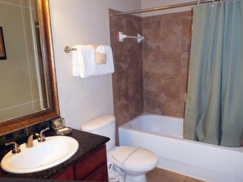 Charo Apartment # 904-537