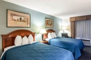 Hotel Quality Inn & Suites