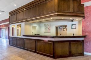 Hotel Quality Inn & Suites
